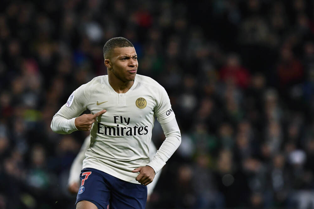 广州车展观察:BBA集体掀智能化反攻,油车携手华为等供应商驶入“下一代”